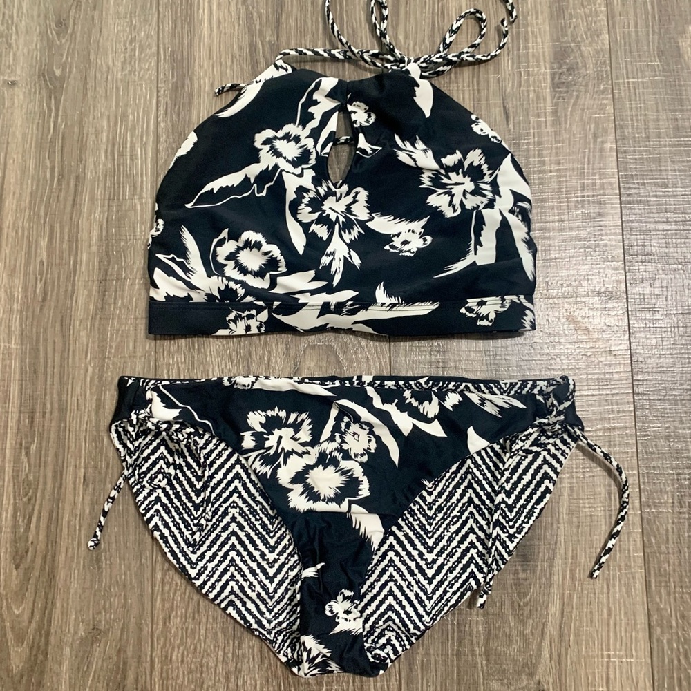 Athleta two piece halter swimsuit black and white